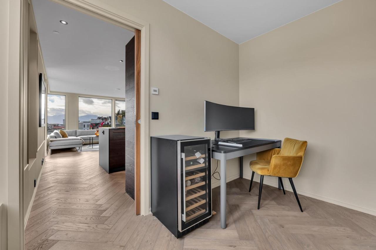 Penthouse In Downtown Tromso New Daire Dış mekan fotoğraf